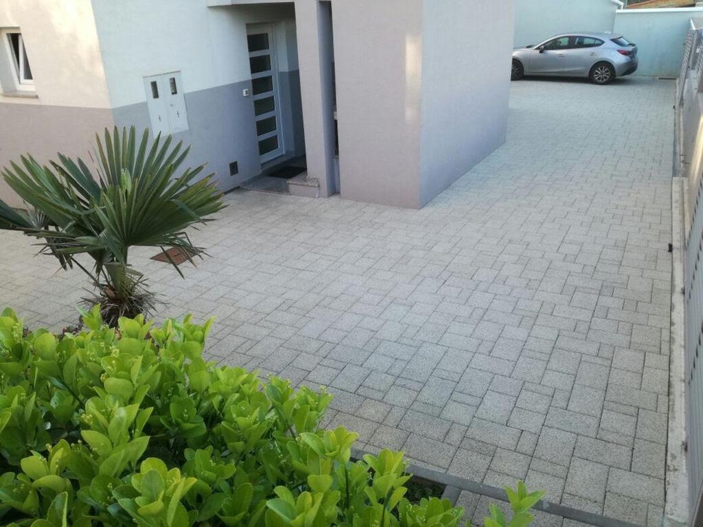 Rafael Apartmán *
